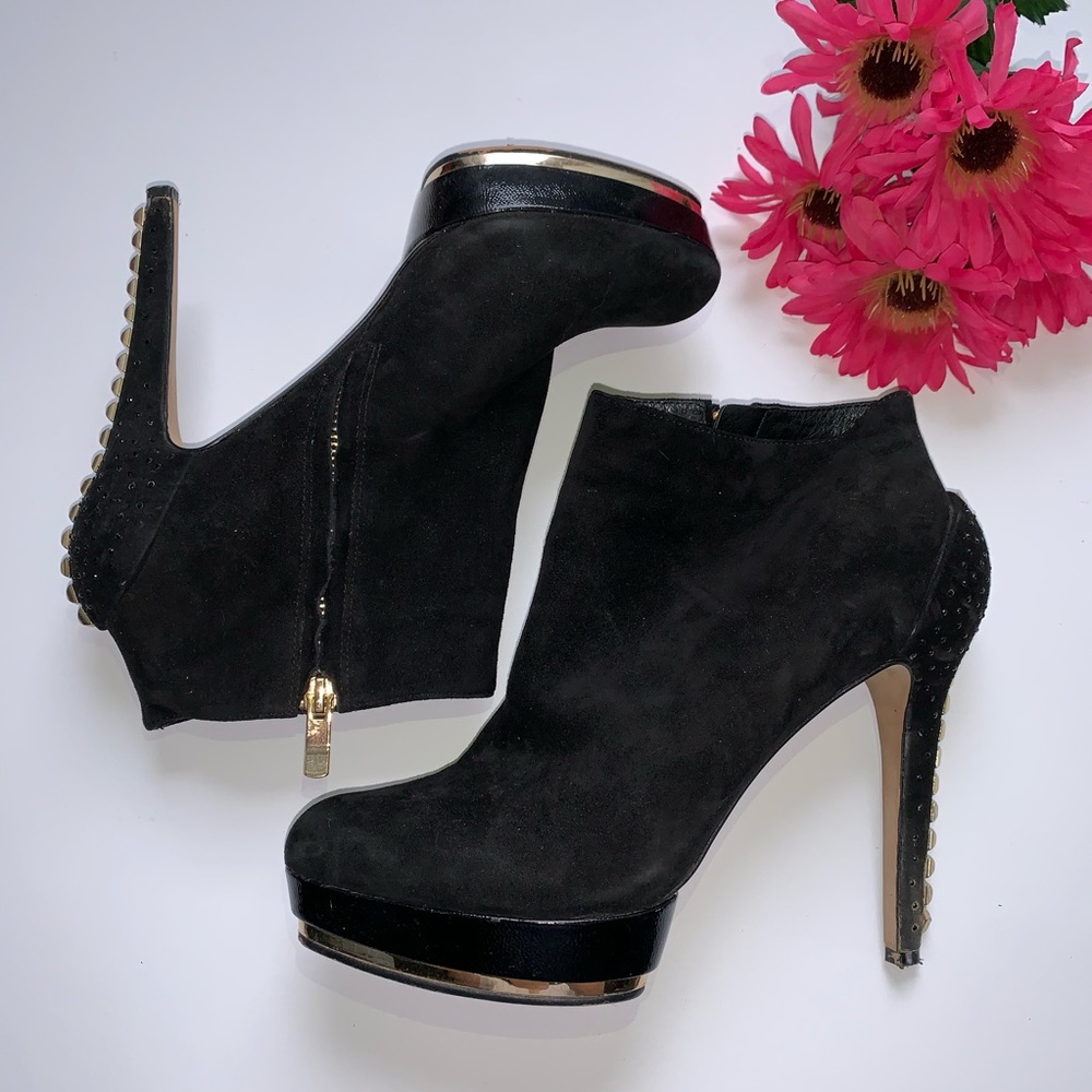 Vince Camuto Black Ankle Booties 8.5 Gold Studs